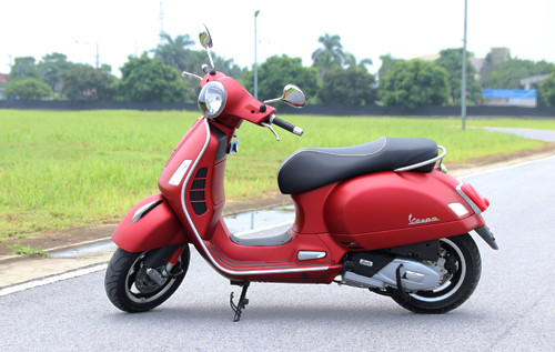  Vespa GTS.