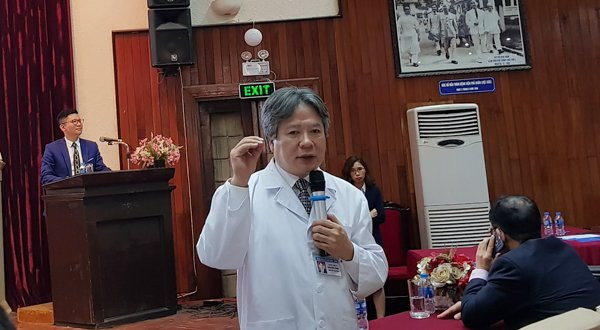 GS Trần Bình Giang thông tin về ca ghép phổi GS Trần Bình Giang thông tin về ca ghép phổi