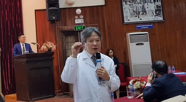 GS Trần Bình Giang thông tin về ca ghép phổi