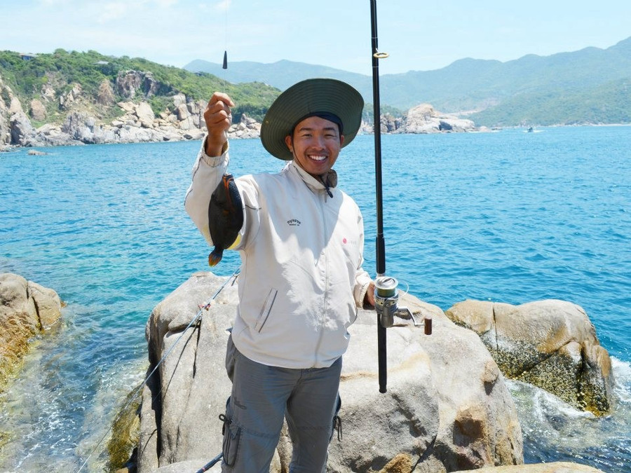 Câu cá ở Hang Rái