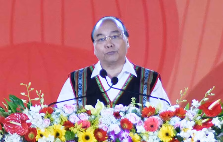 Đồng chí Nguyễn Xuân Phúc-Ủy viên Bộ Chính trị, Thủ tướng Chính phủ Nước Cộng hòa XHCN Việt Nam phát biểu. Ảnh: Đ.T Đồng chí Nguyễn Xuân Phúc-Ủy viên Bộ Chính trị, Thủ tướng Chính phủ Nước Cộng hòa XHCN Việt Nam phát biểu. Ảnh: Đ.T