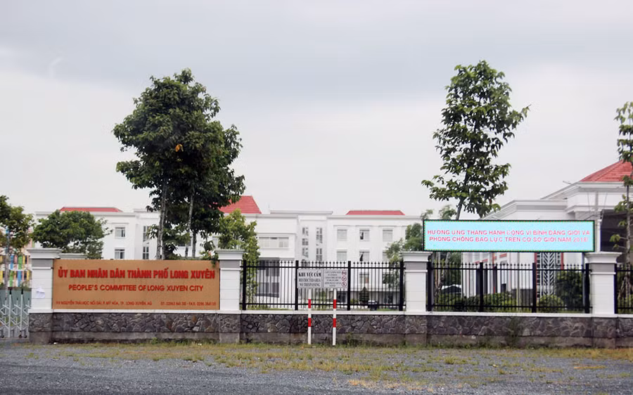 Bà Vương Mai Trinh đang là Phó Chánh Văn phòng Thành uỷ, HĐND, UBND TP Long Xuyên