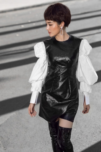  Huyền My luôn là tâm điểm tại các sự kiện với lối phục sức lộng lẫy, xa hoa cùng những món phụ kiện tiền tỷ khiến khán giả ‘choáng váng’.