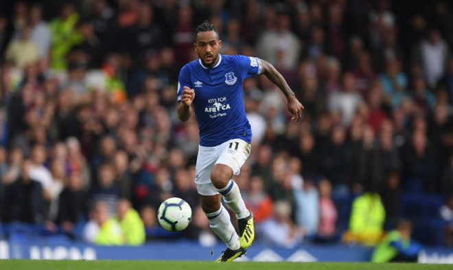 Walcott mang về lợi thế cho Everton từ khá sớm.