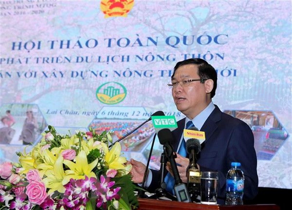  Phó Thủ tướng Chính phủ Vương Đình Huệ, Trưởng ban Chỉ đạo Trung ương các chương trình mục tiêu quốc gia phát biểu tại hội thảo. (Ảnh: Quý Trung/TTXVN)