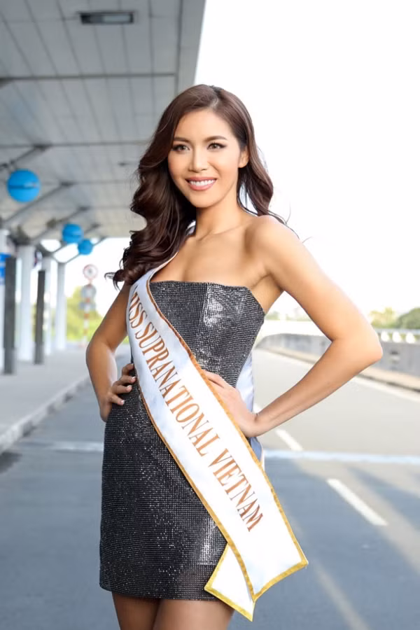  Giữa tháng 11/2018, Minh Tú lên đường đến Ba Lan với sáu vali hành lý, bắt đầu hành trình Miss Supranational 2018.