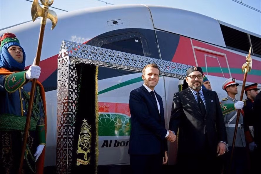 Quốc vương Morocco Mohammed VI và Tổng thống Pháp Emmanuel Macron dự lễ khánh thành tuyến đường sắt cao tốc AL-Baraq của Morocco.