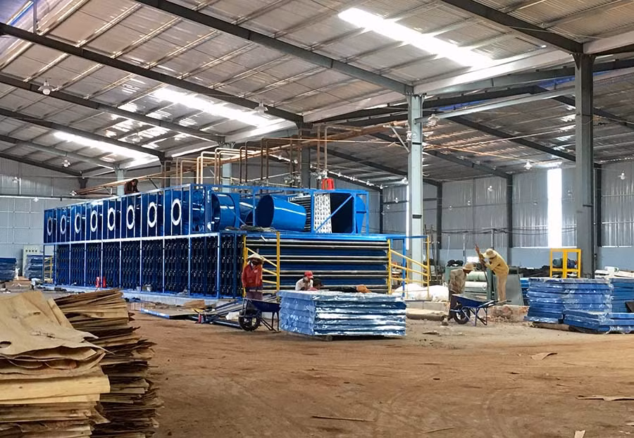  Nhà máy sản xuất gỗ ép của Công ty TNHH một thành viên Phương Vinh Phát. Ảnh: H.D