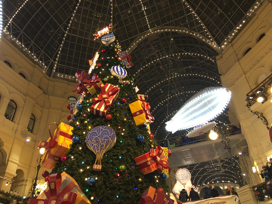 Nhiều nơi ở nước Nga đều rực rỡ ánh sáng