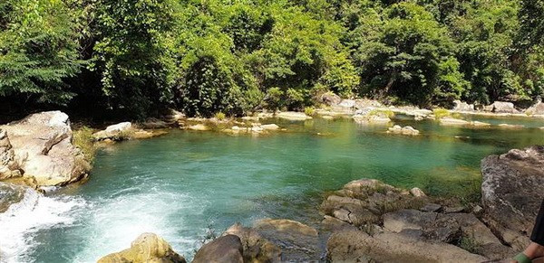 Hồ trên núi tuyến du lịch khám phá thiên nhiên, tìm hiểu văn hóa cộng đồng người Vân Kiều tại Quảng Bình. (Ảnh: Võ Dung/TTXVN)