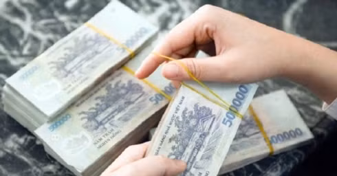 Cuối năm, lãi suất huy động tăng kéo theo lãi suất cho vay tăng lên. (Ảnh minh họa: KT) Cuối năm, lãi suất huy động tăng kéo theo lãi suất cho vay tăng lên. (Ảnh minh họa: KT)