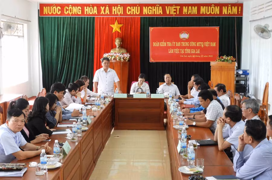 Toàn cảnh buổi làm việc. Ảnh: Thanh Nhật