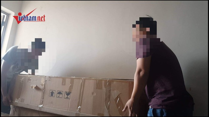 Các sản phẩm búp bê người lớn được đóng hộp như thế này.