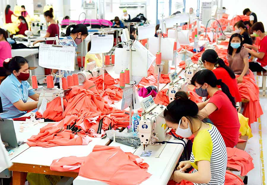  Không khí lao động tại Công ty cổ phần May Gia Lai. Ảnh: ĐỨC THỤY