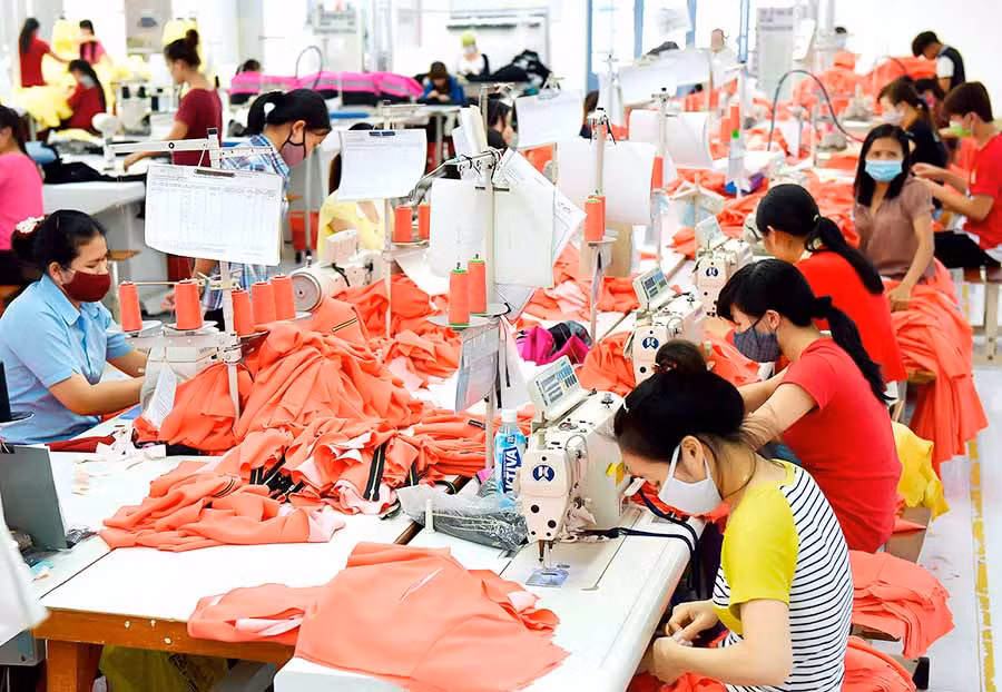  Không khí lao động tại Công ty cổ phần May Gia Lai. Ảnh: ĐỨC THỤY