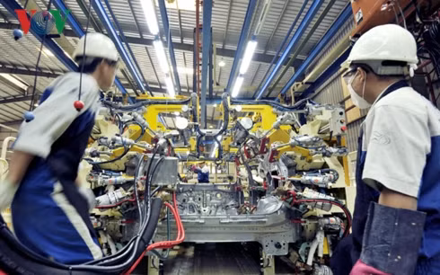  Việt Nam có lực lượng lao động dồi dào, chi phí thấp. (Ảnh minh họa: Huy Phương/VOV)