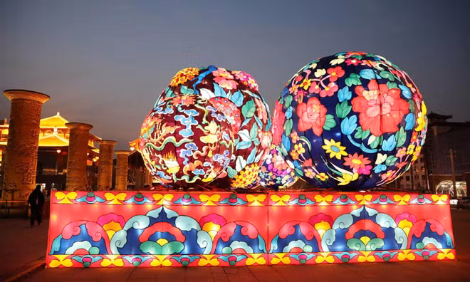 Trang trí chào năm mới 2019 tại Tây An, thủ phủ tỉnh Thiểm Tây, Trung Quốc. Ảnh: Peng Hua/Pacific Press.