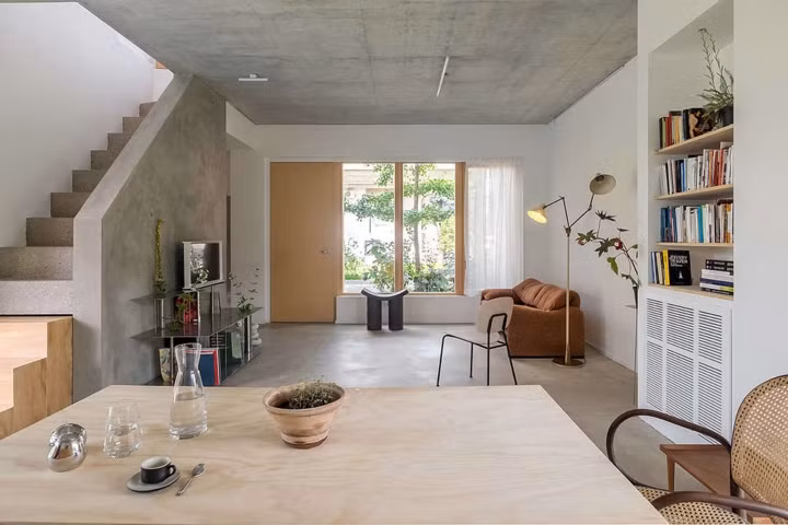  Khung cửa sổ lớn tạo điều kiện để không khí và gió có thể lưu thông liên tục, tránh cảm giác ngột ngạt và bức bối.