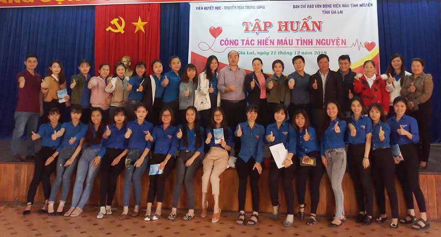 Tình nguyện viên là sinh viên của trường Cao đẳng Sư phạm Gia Lai và thành viên của các CLB tham gia lớp tập huấn. Ảnh: Hồng Ngọc