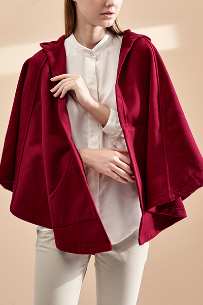 Ngoài ra, những chiếc áo khoác dạ nhẹ cũng là một trong những thiết kế nổi bật của The Cosmo. Ngoài ra, những chiếc áo khoác dạ nhẹ cũng là một trong những thiết kế nổi bật của The Cosmo.