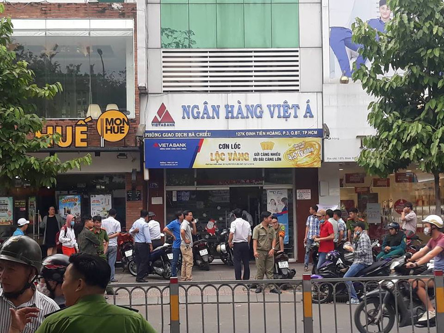 Phòng giao dịch Bà Chiểu - Ngân hàng Việt Á, nơi xảy ra vụ cướp táo tợn