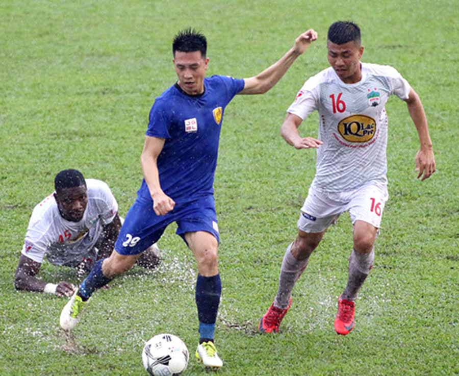 Cầu thủ HA.GL mang áo trắng tại BTV Cup 2018. Ảnh: Minh Vỹ