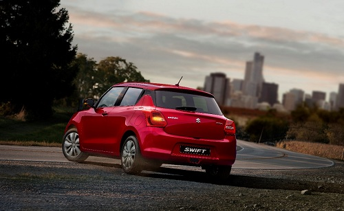 Màu đỏ: thường dùng cho các phiên bản nâng cấp màu sắc của các dòng xe. Theo đại diện nhà sản xuất Suzuki, tông đỏ hiện được phổ biến xuống các mẫu xe cấp thấp, dtrở thành xu hướng lựa chọn của khách hàng tại nhiều quốc gia trên thế giới. Ở châu Á, màu sắc đỏ được ưa chuộng hơn tại Âu - Mỹ do tông màu này đại diện cho sự may mắn, phát tài. Ngoài các yếu tố trên, người mua xe còn có thể chú ý đến yếu tố phong thủy khi chọn màu xe.
