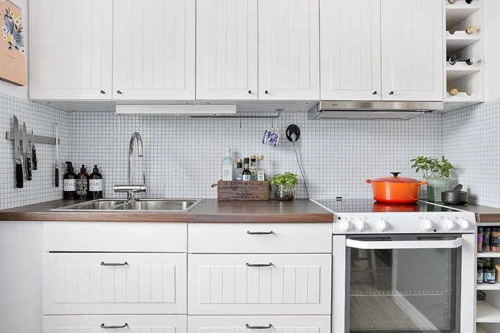 Tủ bếp chữ I sắp xếp mọi thứ thật gọn gàng, ngăn nắp, tay nắm tủ thuận tiện cho việc truy cập hàng ngày. Tủ bếp chữ I sắp xếp mọi thứ thật gọn gàng, ngăn nắp, tay nắm tủ thuận tiện cho việc truy cập hàng ngày.