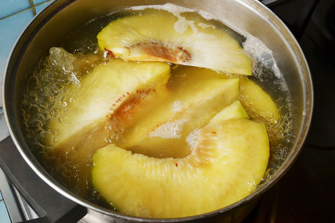 Sa kê cắt miếng có thể đem rán hoặc luộc sơ nấu chè