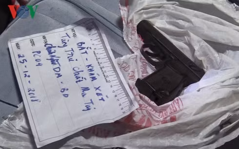 Khẩu súng trong nhà 