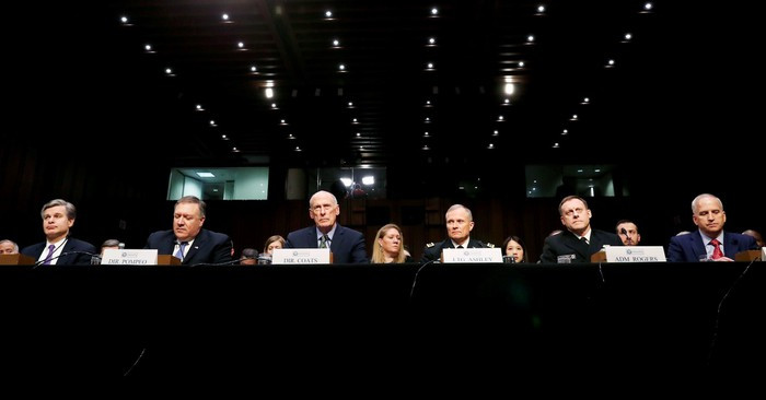 Các giám đốc an ninh Mỹ làm chứng tại phiên điều trần của Ủy ban Tình báo Thượng viện về các mối đe dọa trên toàn thế giới. Ảnh: Reuters. Các giám đốc an ninh Mỹ làm chứng tại phiên điều trần của Ủy ban Tình báo Thượng viện về các mối đe dọa trên toàn thế giới. Ảnh: Reuters.