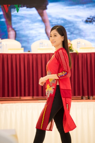 Đắk Nông có hơn 40 dân tộc anh em cùng sinh sống. Đây là nơi lưu giữ nhiều vốn văn hóa truyền thống phong phú, đa dạng và đặc sắc, trong đó thổ cẩm là một trong phương tiện biểu đạt Đắk Nông có hơn 40 dân tộc anh em cùng sinh sống. Đây là nơi lưu giữ nhiều vốn văn hóa truyền thống phong phú, đa dạng và đặc sắc, trong đó thổ cẩm là một trong phương tiện biểu đạt