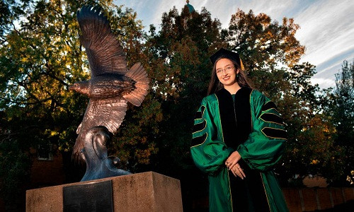 Noel Jett sẽ trở thành tiến sĩ trẻ nhất lịch sử Đại học Bắc Texas. Ảnh: UNT Photo Noel Jett sẽ trở thành tiến sĩ trẻ nhất lịch sử Đại học Bắc Texas. Ảnh: UNT Photo