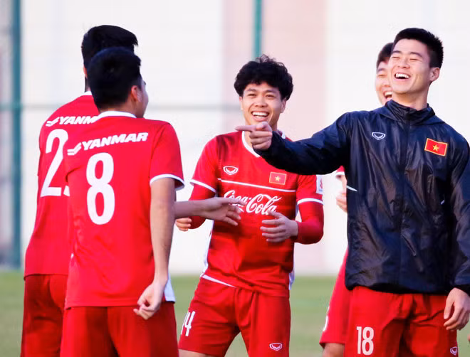 Tuyển Việt Nam đang trải qua chuyến tập huấn tại Qatar. Ảnh: VFF