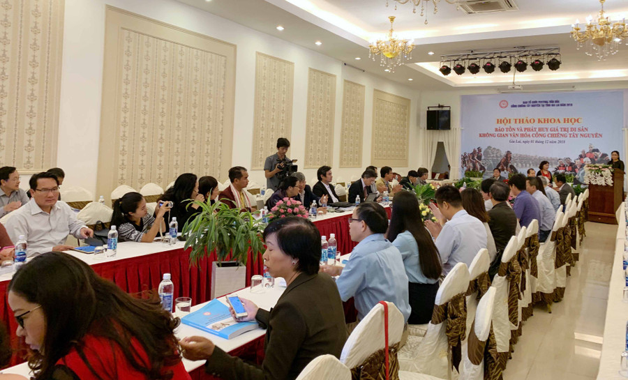 Quang cảnh hội thảo với chủ đề “Bảo vệ và phát huy giá trị Không gian văn hóa cồng chiêng Tây Nguyên”. Ảnh: Hoàng Ngọc