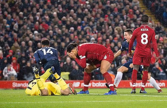 Lingard ghi bàn gỡ hòa cho M.U.