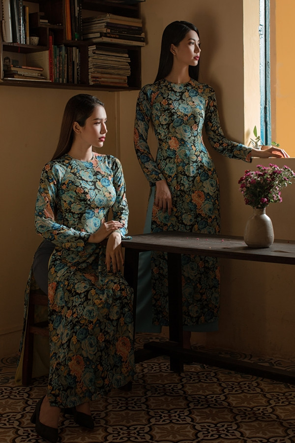 Họa tiết hoa lớn hơn tạo cảm giác sang trọng, quý phái. Họa tiết hoa lớn hơn tạo cảm giác sang trọng, quý phái.