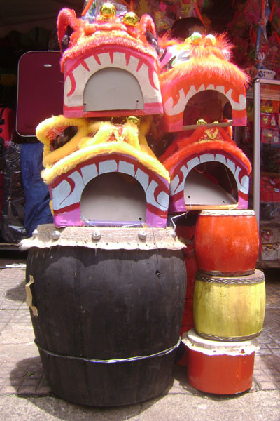 Những món đồ chơi truyền thống chỉ đếm trên đầu ngón tay. Ảnh Lê Hòa Những món đồ chơi truyền thống chỉ đếm trên đầu ngón tay. Ảnh Lê Hòa