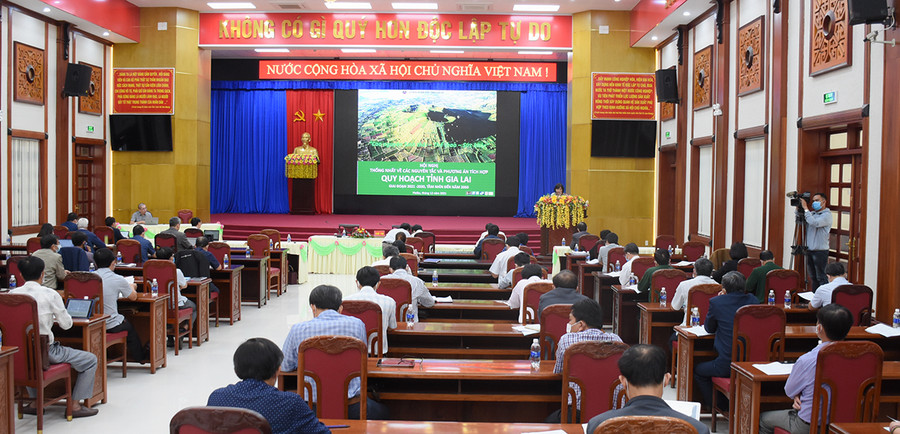 Quang cảnh hội nghị thống nhất về các nguyên tắc và phương án tích hợp vào quy hoạch tỉnh Gia Lai. Ảnh: Minh Nguyễn Quang cảnh Hội nghị thống nhất về các nguyên tắc và phương án tích hợp vào quy hoạch tỉnh Gia Lai. Ảnh: Minh Nguyễn