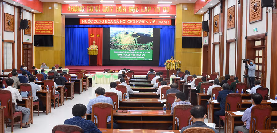 Quang cảnh Hội nghị thống nhất về các nguyên tắc và phương án tích hợp vào quy hoạch tỉnh Gia Lai. Ảnh: Minh Nguyễn