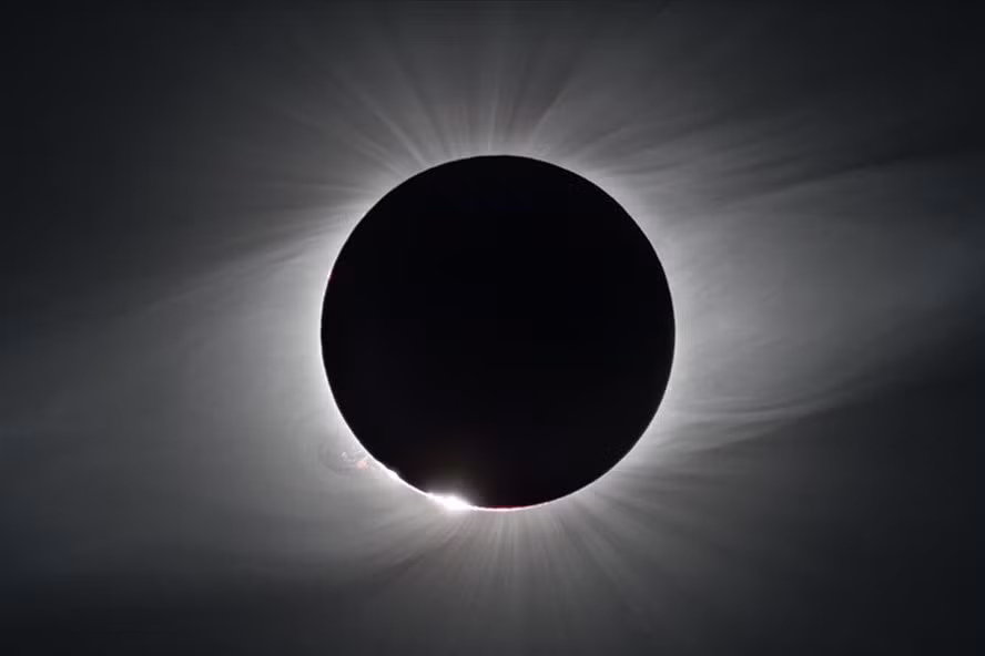 Nhật thực năm 2019 quan sát từ đài quan sát La Silla ở Chile. Ảnh: Cơ quan Vũ trụ Châu Âu