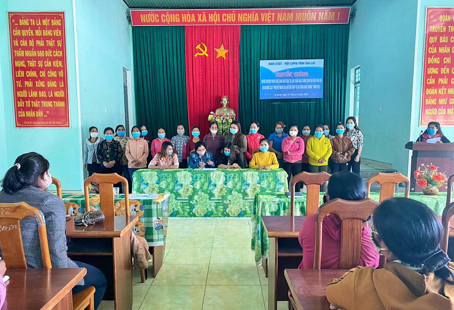 Ra mắt Câu lạc bộ 