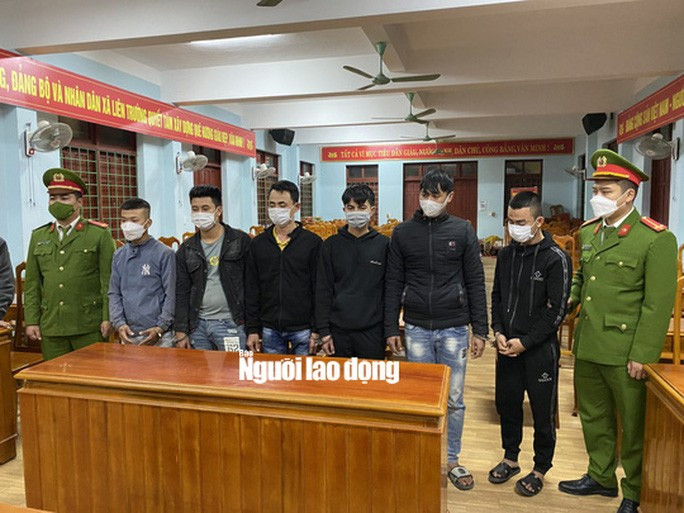 Nhóm 6 đối tượng tại cơ quan công an. Nhóm 6 đối tượng tại cơ quan công an