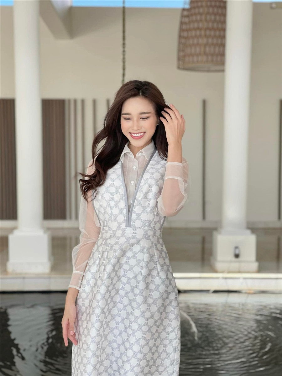 Cô cho biết việc đêm chung kết Miss World 2021 bị huỷ vào phút chót khiến cô và các thí sinh khác đều hụt hẫng. Mặc dù vậy đó là quyết định tốt nhất của ban tổ chức để đảm bảo an toàn cho các thí sinh. Các thí sinh và nhân viên ban tổ chức Miss World 2021 mắc COVID-19 sẽ được điều trị cho tới khi đủ điều kiện để bay về nước. Ảnh: NVCC.