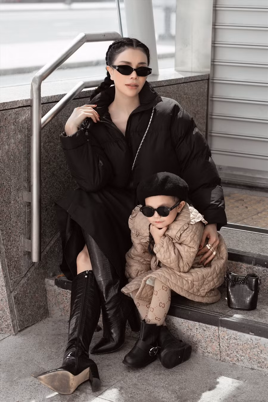 Bên cạnh việc Trà Ngọc Hằng ngày càng thành công ở lĩnh vực kinh doanh thì cô còn được biết tới khi có con gái tên Sophia rất nổi tiếng trên mạng xã hội vì độ đáng yêu.