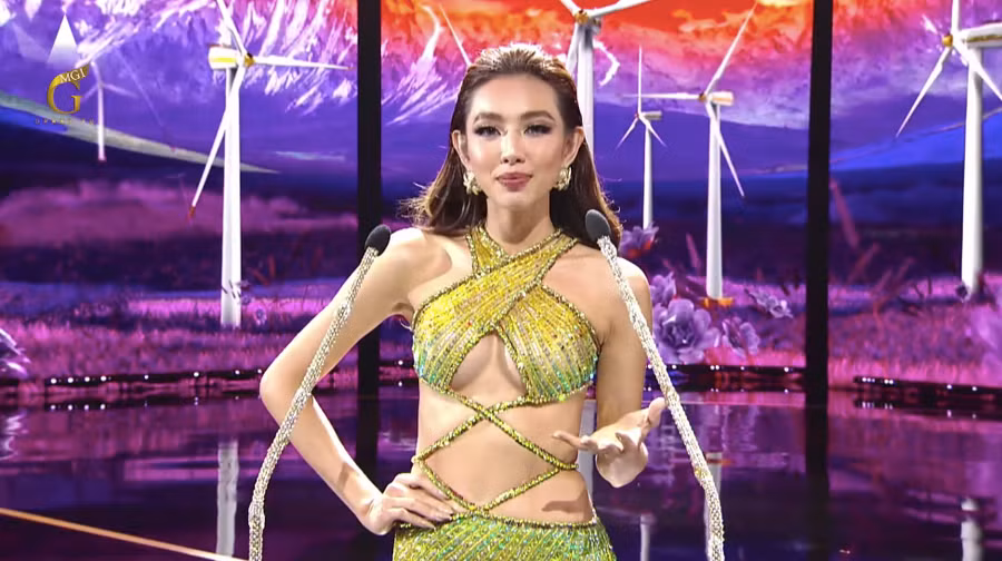 Người đẹp Việt tự tin trả lời câu hỏi ứng xử bằng tiếng Anh. Ảnh chụp màn hình