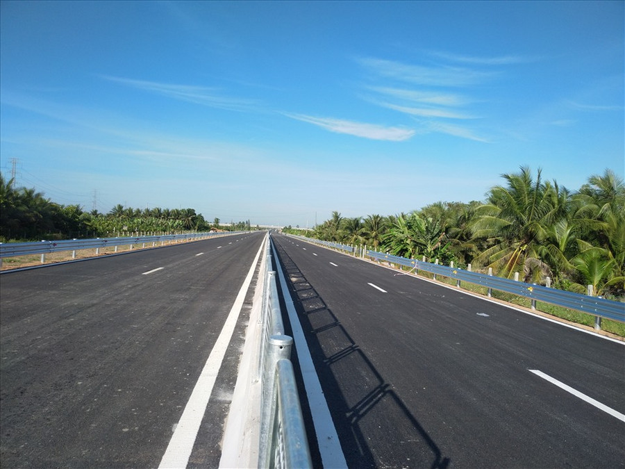 Hầu hết tuyến đường đã hoàn thành. Ảnh: K.Q