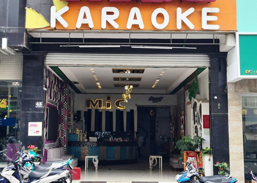 Karaoke ở Lâm Đồng được hoạt động trở lại nhưng không quá 50% công suất của cơ sở. Ảnh: Gia Bình
