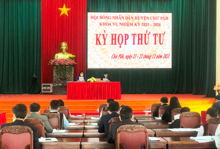 Quang cảnh kỳ họp thứ tư HĐND huyện Chư Păh khóa VI, nhiệm kỳ 2021-2026. Ảnh: Đinh Yến