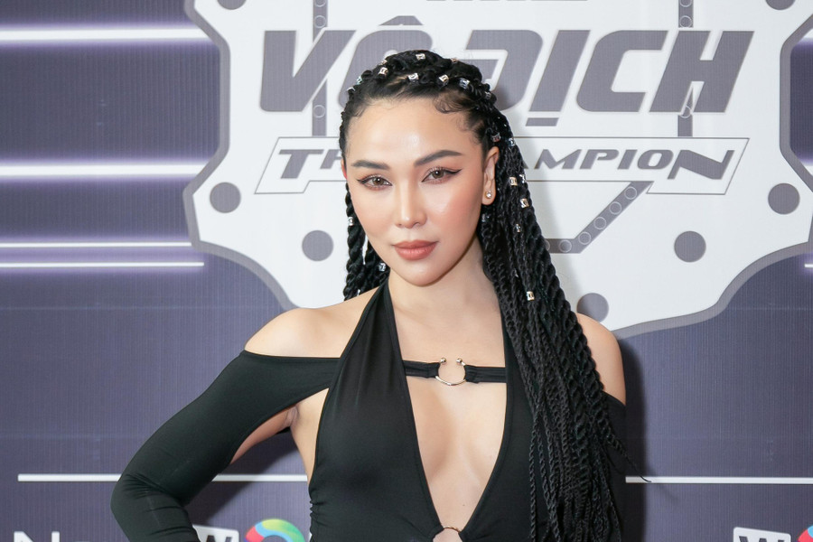 Sau những ồn ào trên mạng xã hội, người mẫu Quỳnh Thư tiếp tục 